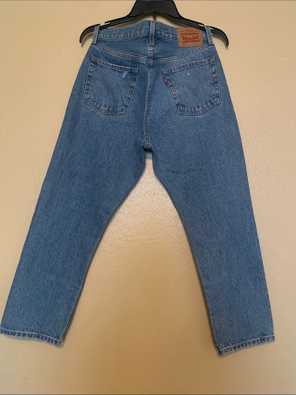 NWOT Levi's Women's Classic Blue Jeans (W28 L26)